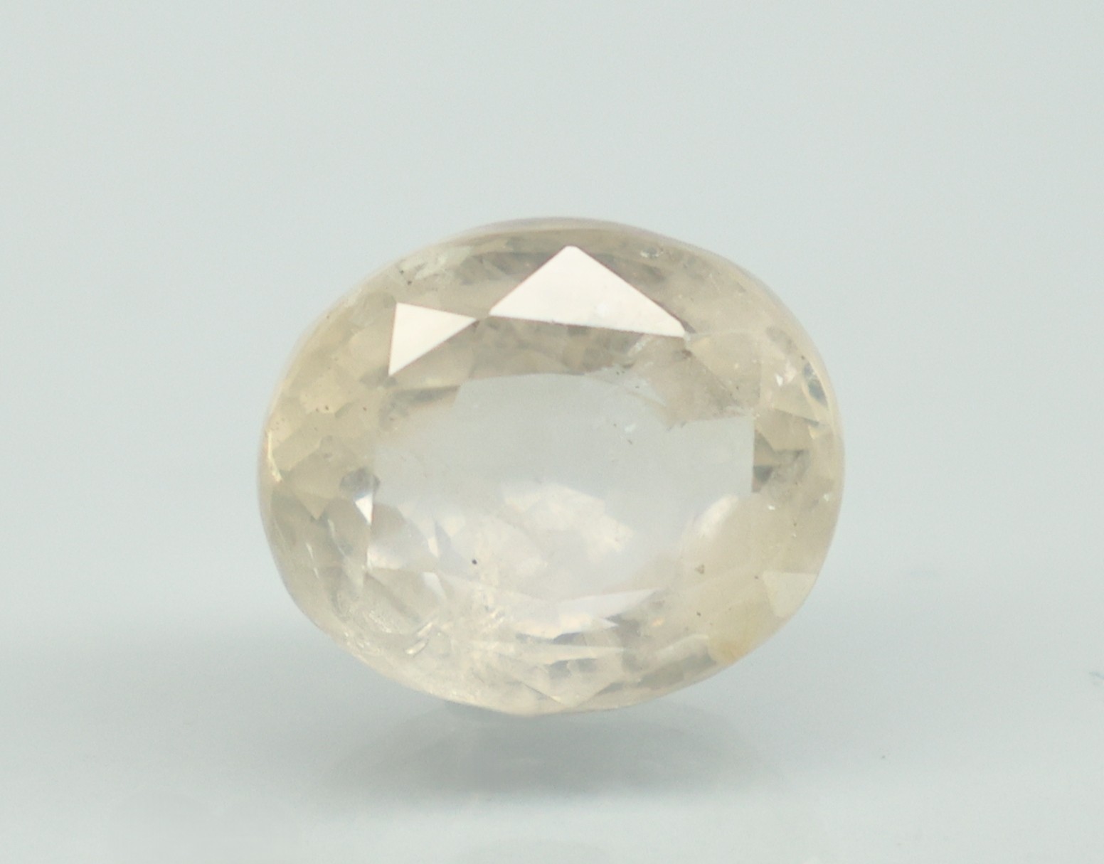 YELLOW SAPPHIRE 9.36 Ct.