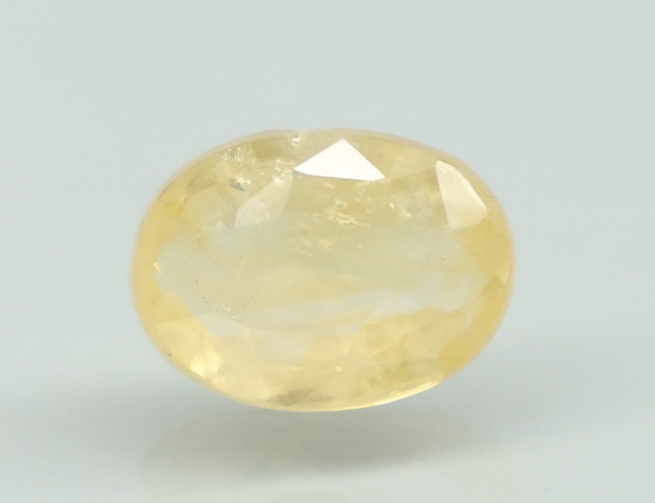 YELLOW SAPPHIRE 5.61 Ct.