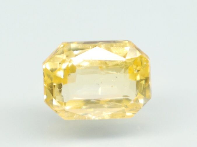 YELLOW SAPPHIRE 5.05 Ct. 1 NYSPG8954 1 YELLOW SAPPHIRE 5.05 Ct.