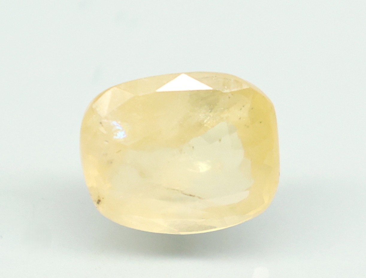YELLOW SAPPHIRE 5.01 Ct.