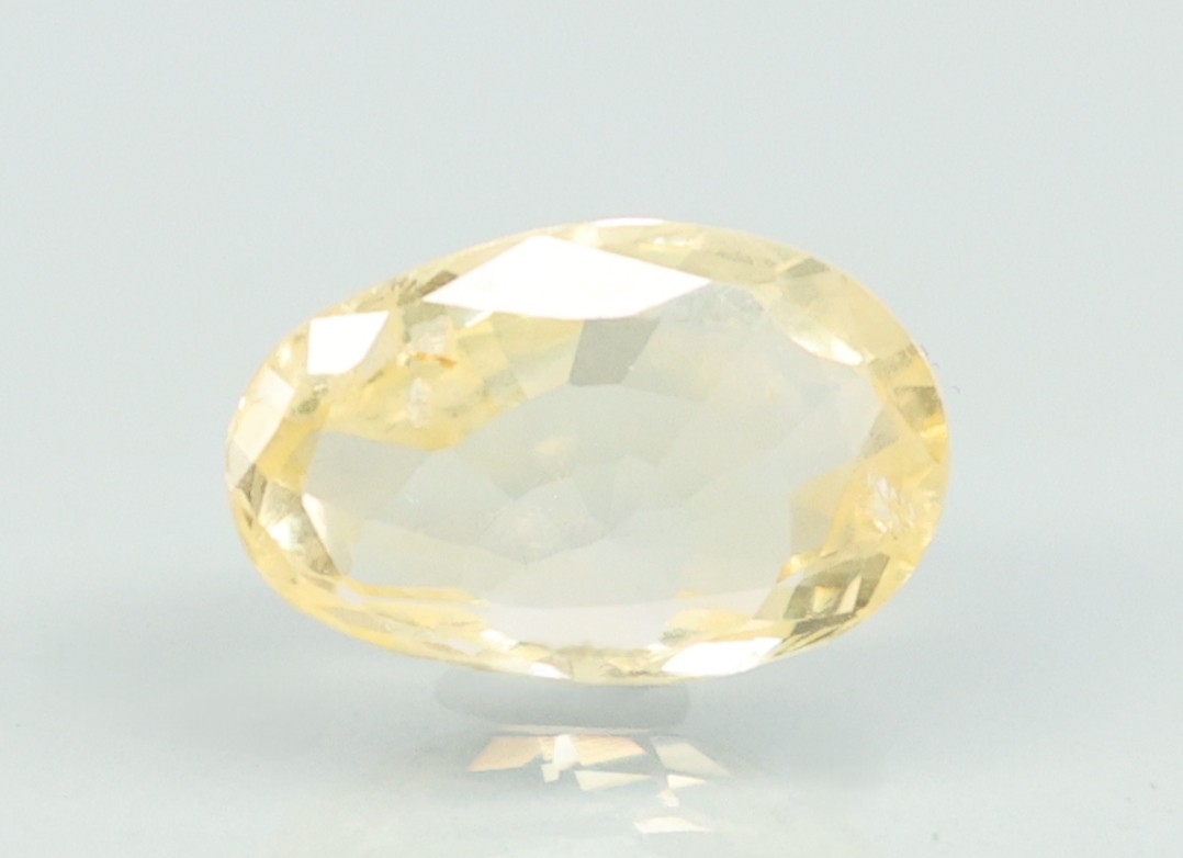 YELLOW SAPPHIRE 3.1 Ct.