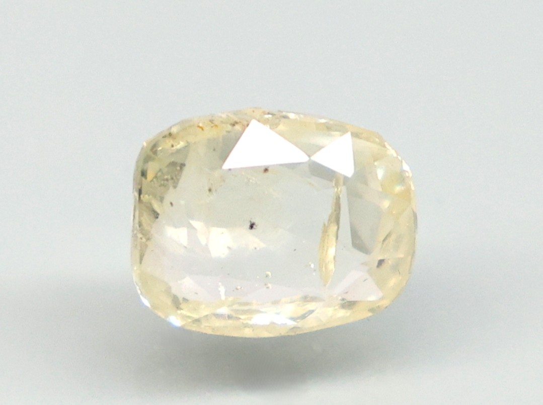 YELLOW SAPPHIRE 3.16 Ct.