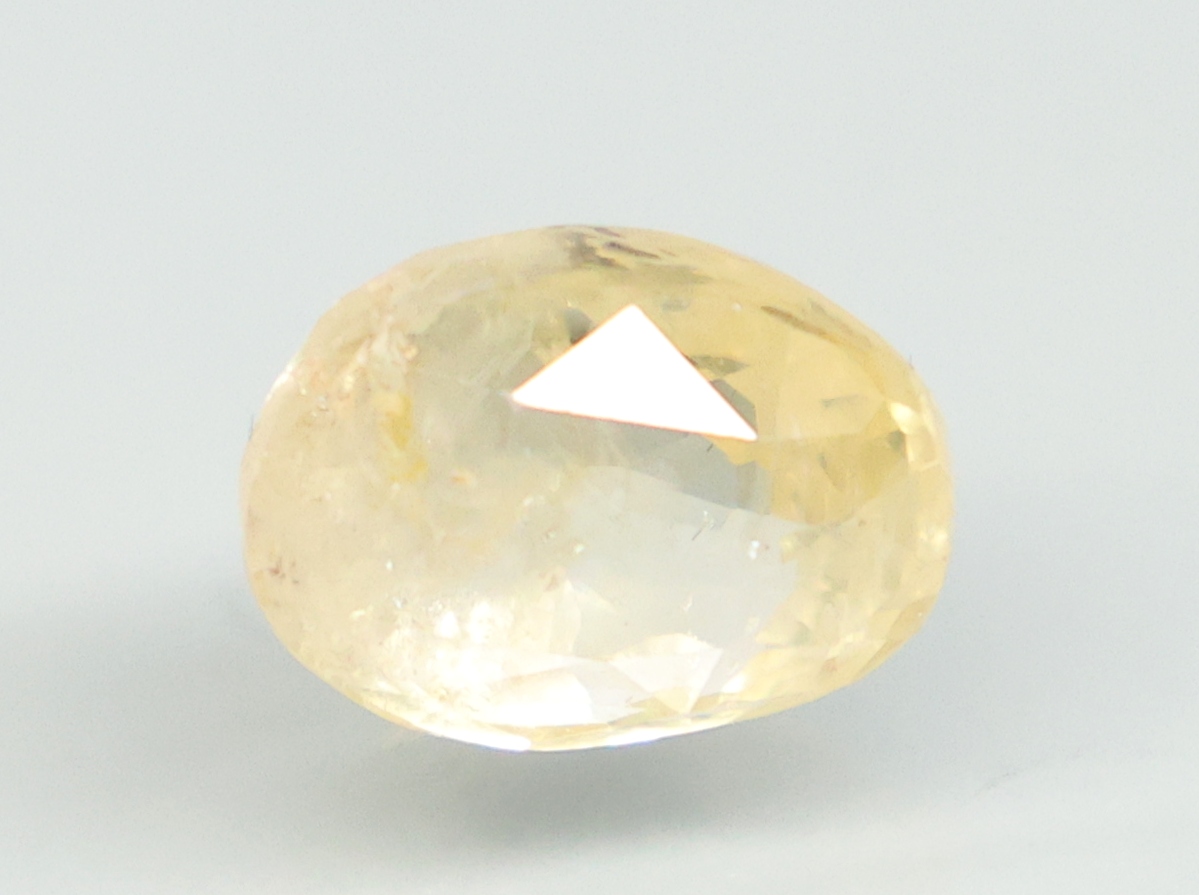 YELLOW SAPPHIRE 4.7 Ct.