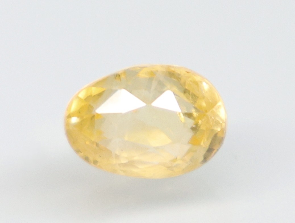 YELLOW SAPPHIRE 2.38 Ct.