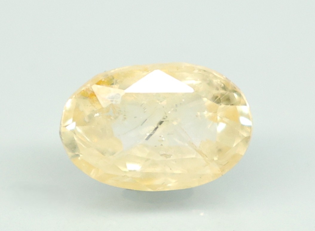 YELLOW SAPPHIRE 4.47 Ct.