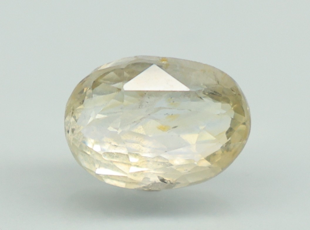 YELLOW SAPPHIRE 5.05 Ct.