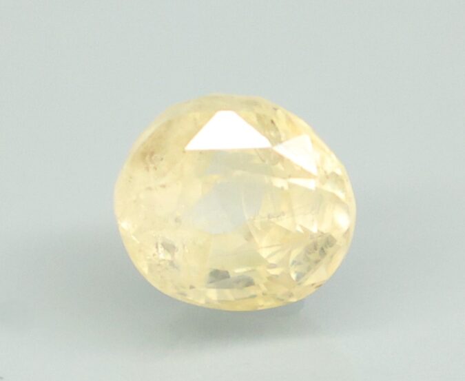 SAP41832 1 YELLOW SAPPHIRE 4.22 Ct.