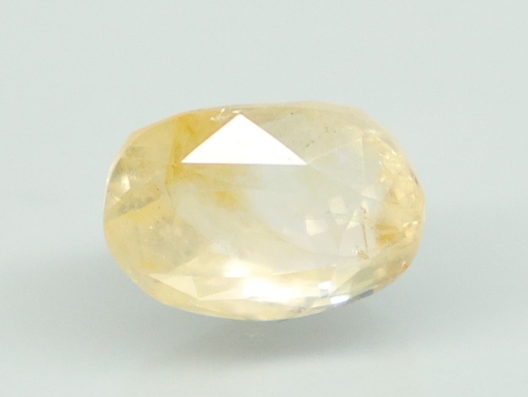 YELLOW SAPPHIRE 3.54 Ct.