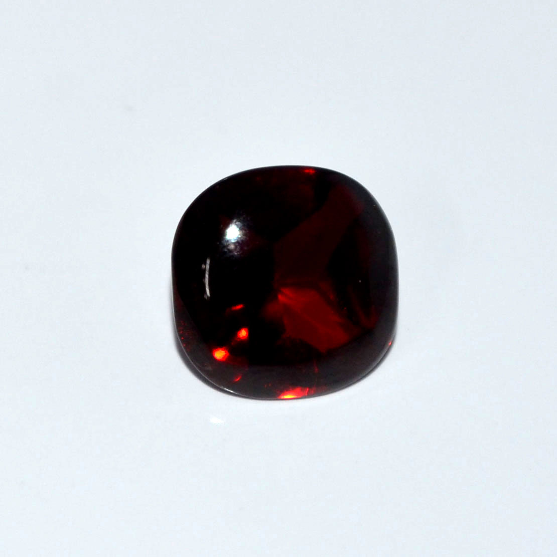 GARNET 4.77 Ct.