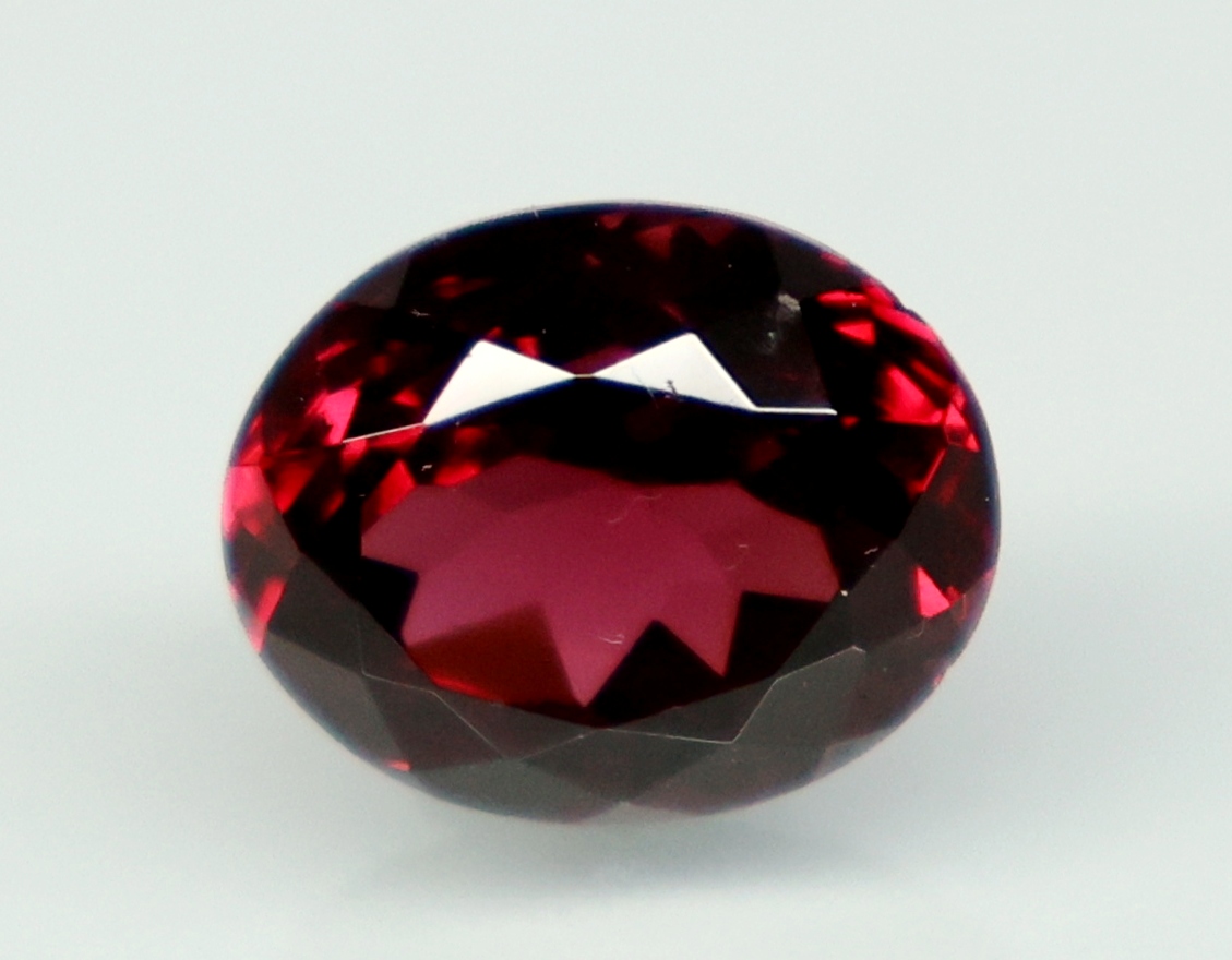 GARNET 4.1 Ct.