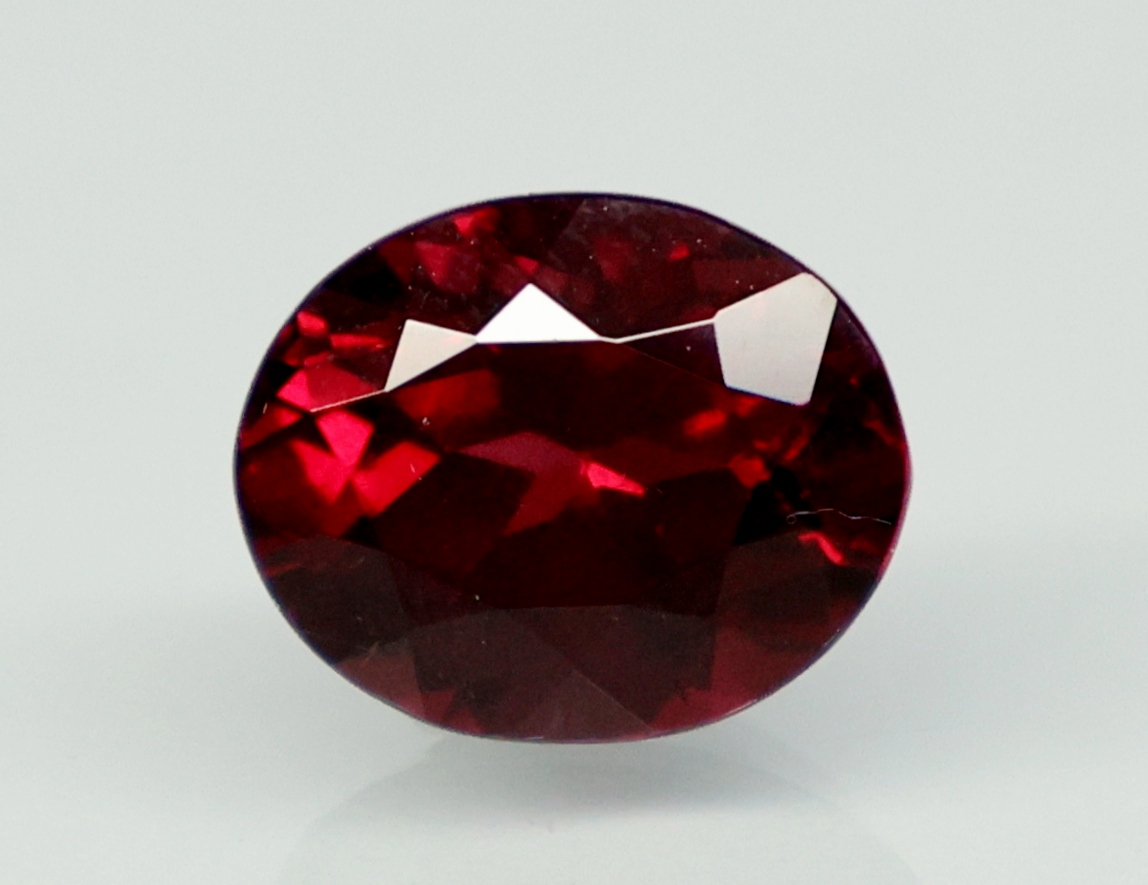 GARNET 3.86 Ct.