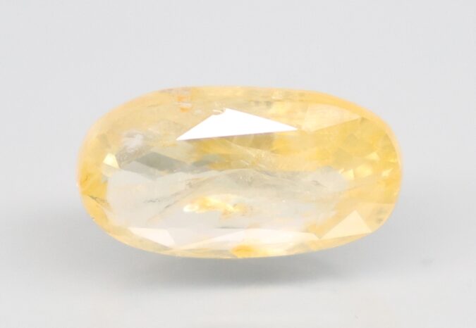 YELLOW SAPPHIRE 5.67 Ct.