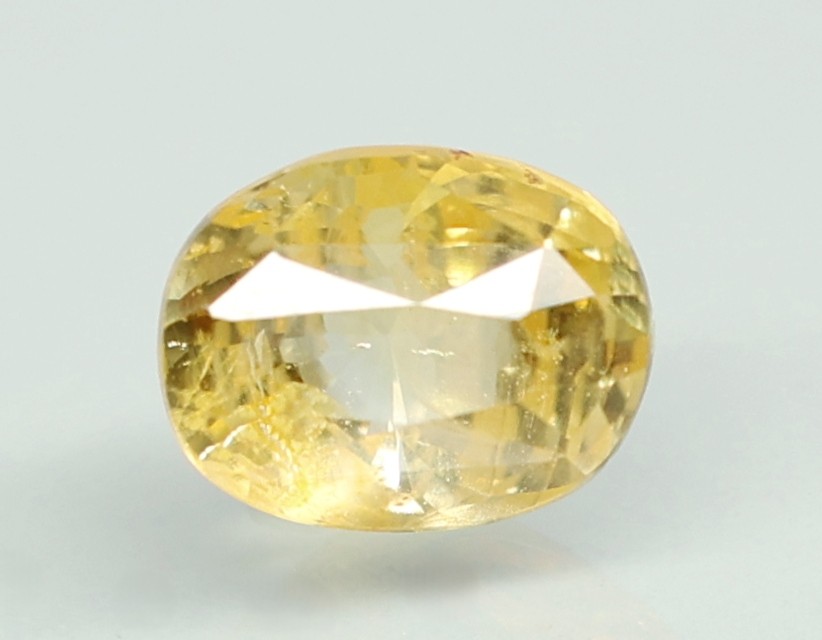 YELLOW SAPPHIRE 4.91 Ct. YELLOW SAPPHIRE 4.91 Ct.