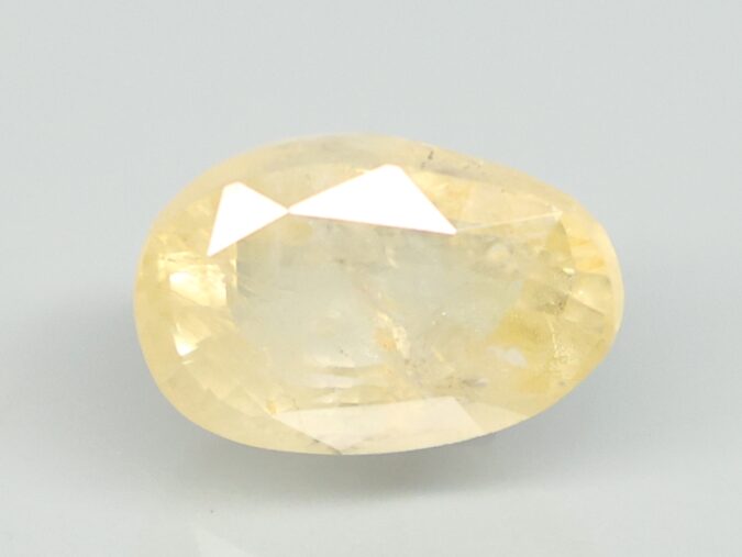 YELLOW SAPPHIRE 7 Ct.