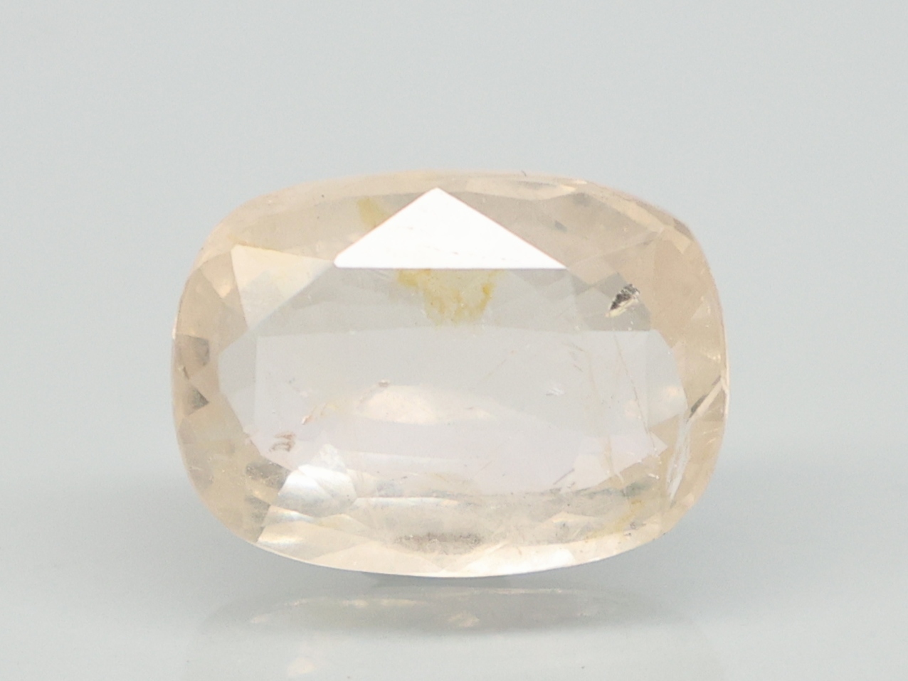 YELLOW SAPPHIRE 8.39 Ct. YELLOW SAPPHIRE 8.39 Ct.