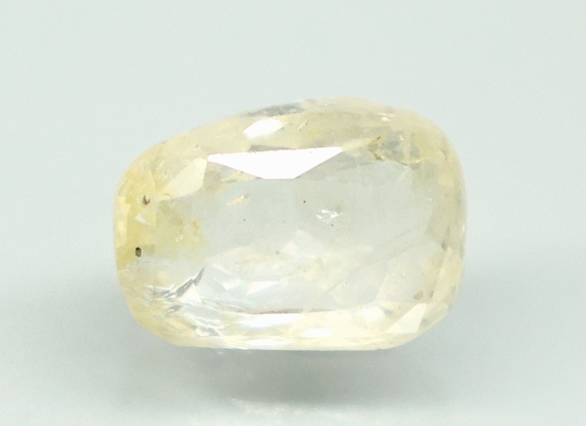 YELLOW SAPPHIRE 5.57 Ct. YELLOW SAPPHIRE 5.57 Ct.