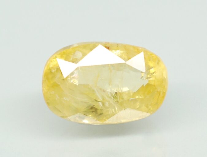 YELLOW SAPPHIRE 10.75 Ct.