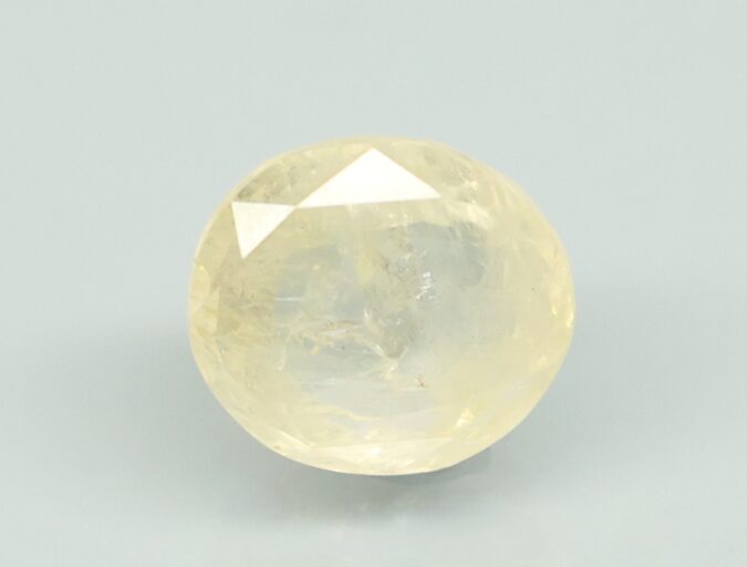 YELLOW SAPPHIRE 7.1 Ct.