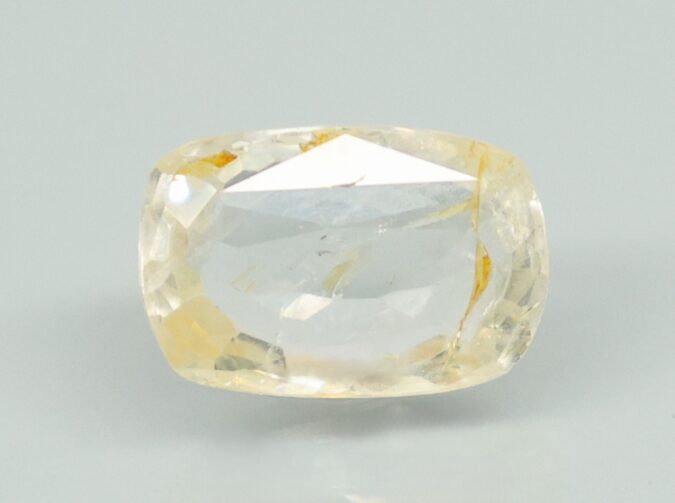 YELLOW SAPPHIRE 4.98 Ct. YELLOW SAPPHIRE 4.98 Ct.
