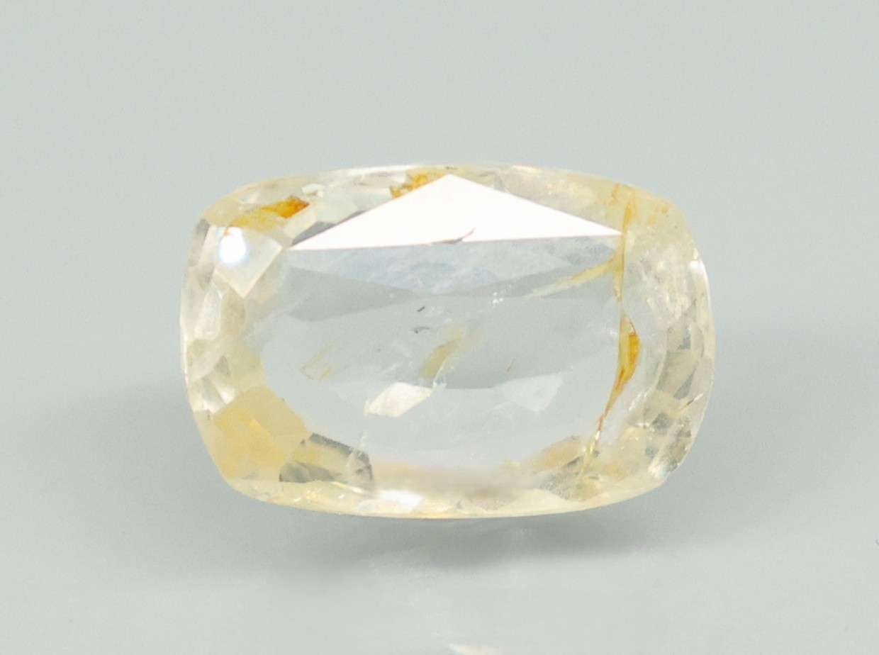 YELLOW SAPPHIRE 4.98 Ct. YELLOW SAPPHIRE 4.98 Ct.