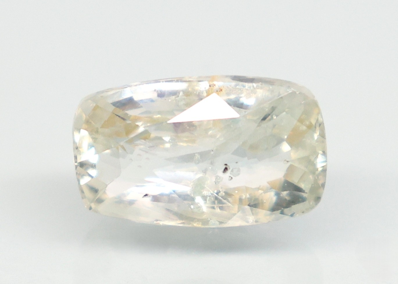 YELLOW SAPPHIRE 7.24 Ct. YELLOW SAPPHIRE 7.24 Ct.