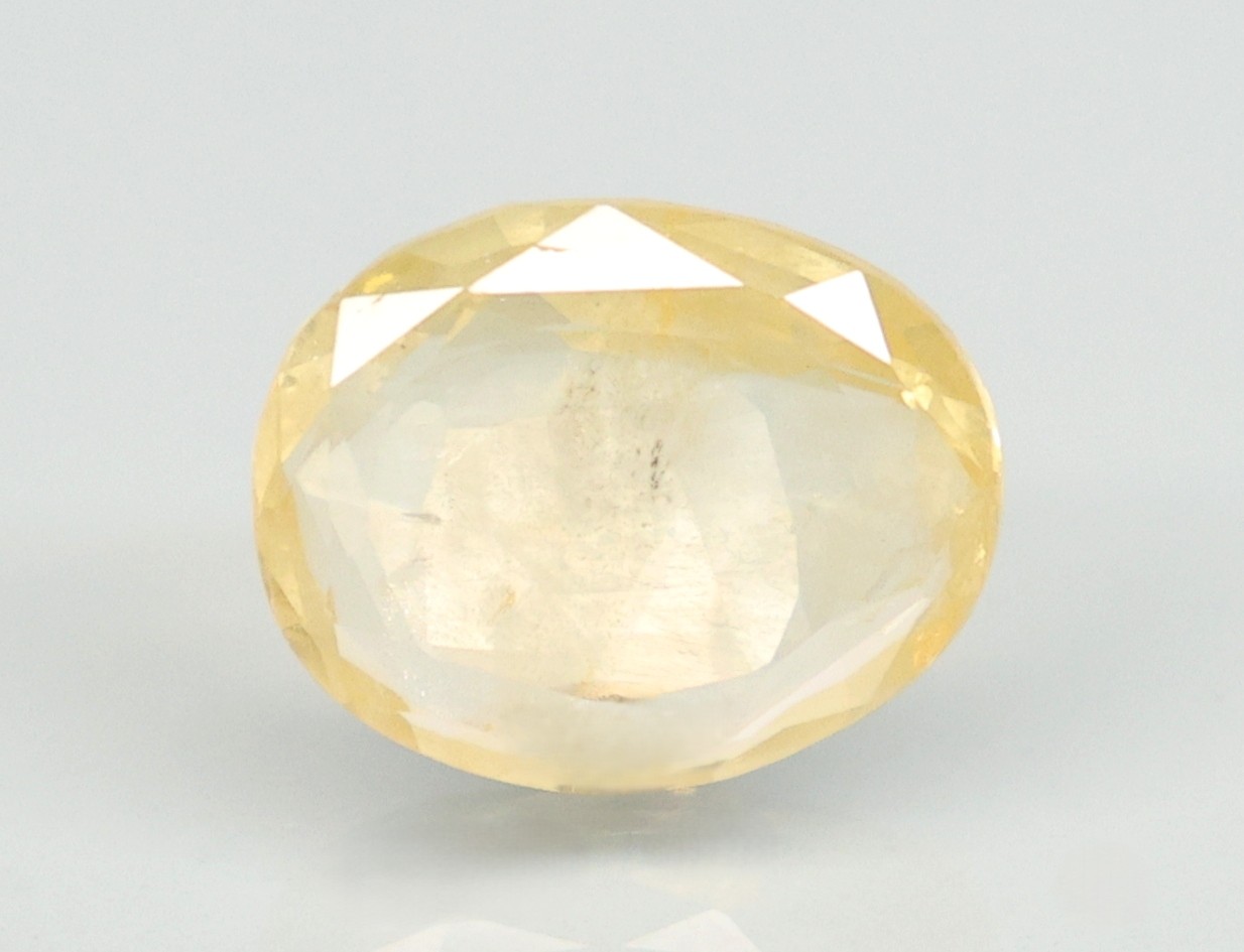 YELLOW SAPPHIRE 5.23 Ct. YELLOW SAPPHIRE 5.23 Ct.