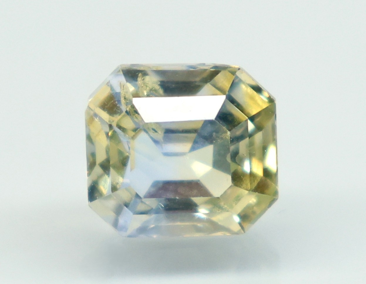 NATURAL SAPPHIRE 5.07 Ct.