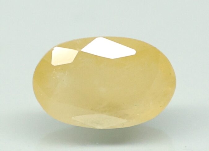 YELLOW SAPPHIRE 5.15 Ct.