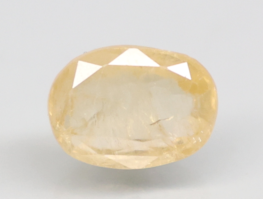 YELLOW SAPPHIRE 4.32 Ct.