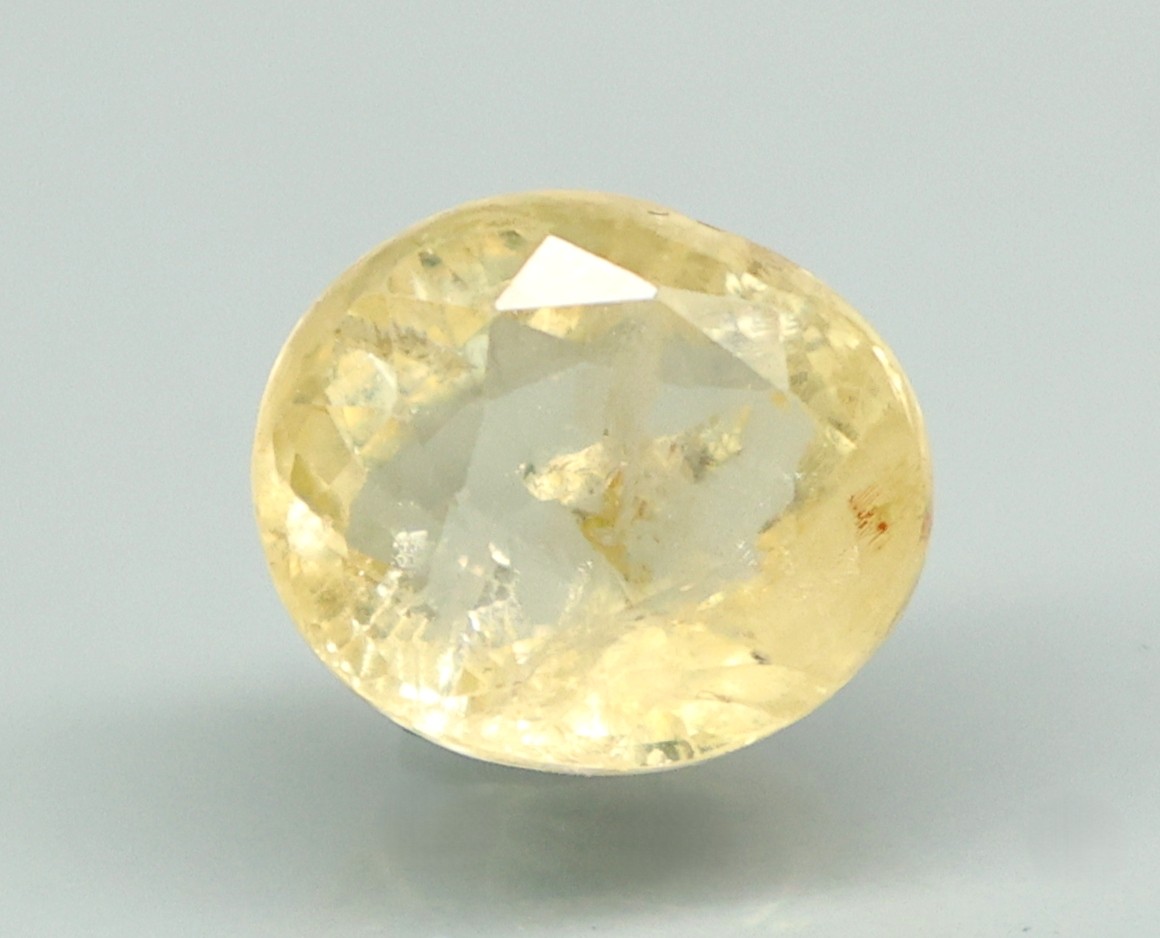 YELLOW SAPPHIRE 5.47 Ct.