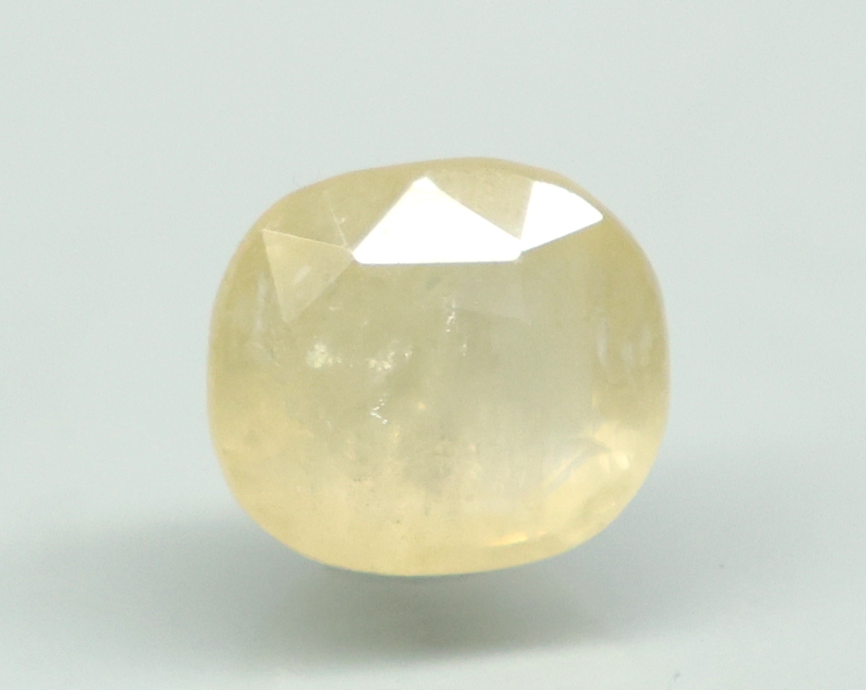 YELLOW SAPPHIRE 7.54 Ct.