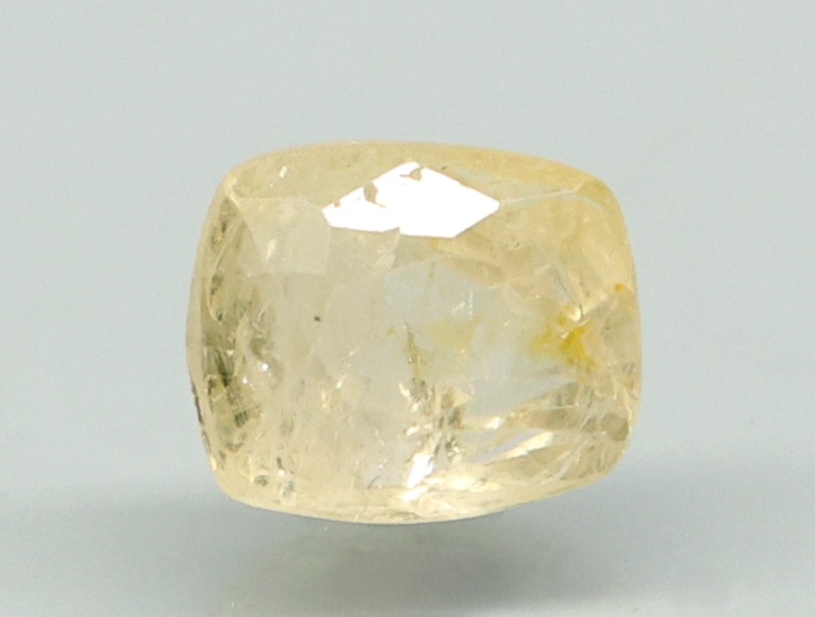 YELLOW SAPPHIRE 4.85 Ct.
