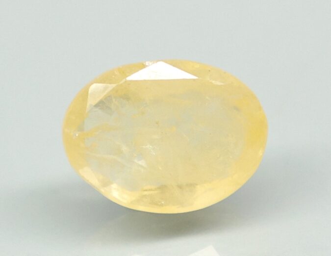 YELLOW SAPPHIRE 4.81 Ct. YELLOW SAPPHIRE 4.81 Ct.