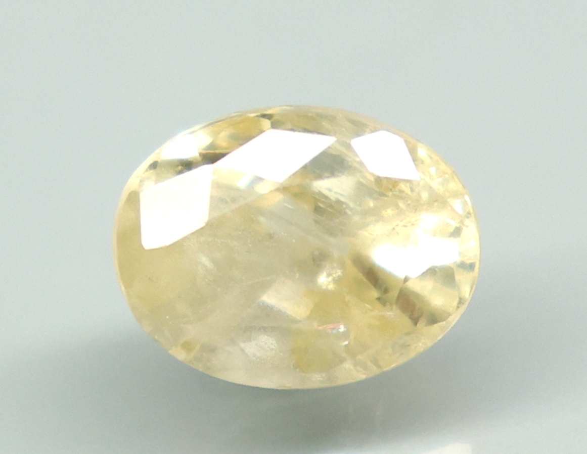 YELLOW SAPPHIRE 3.8 Ct.