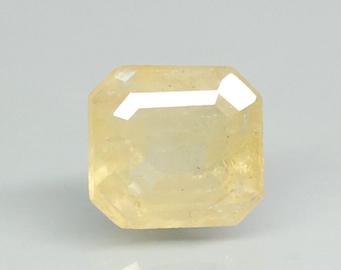 YELLOW SAPPHIRE 7.27 Ct. YELLOW SAPPHIRE 7.27 Ct.