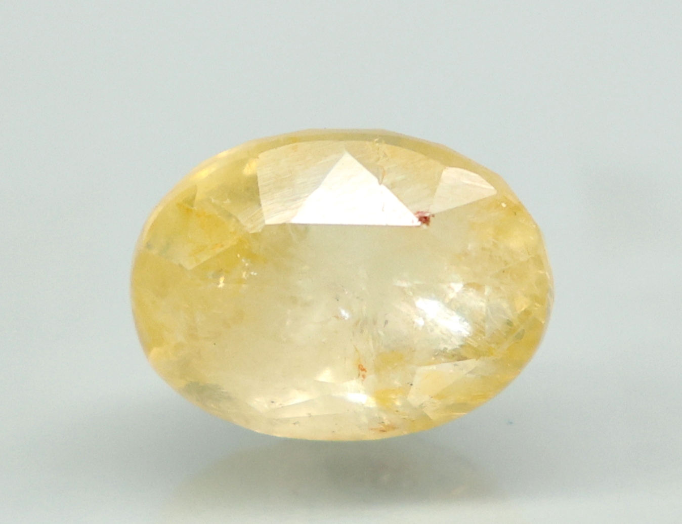YELLOW SAPPHIRE 9.49 Ct.