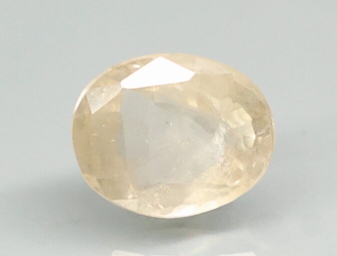 YELLOW SAPPHIRE 3.11 Ct.