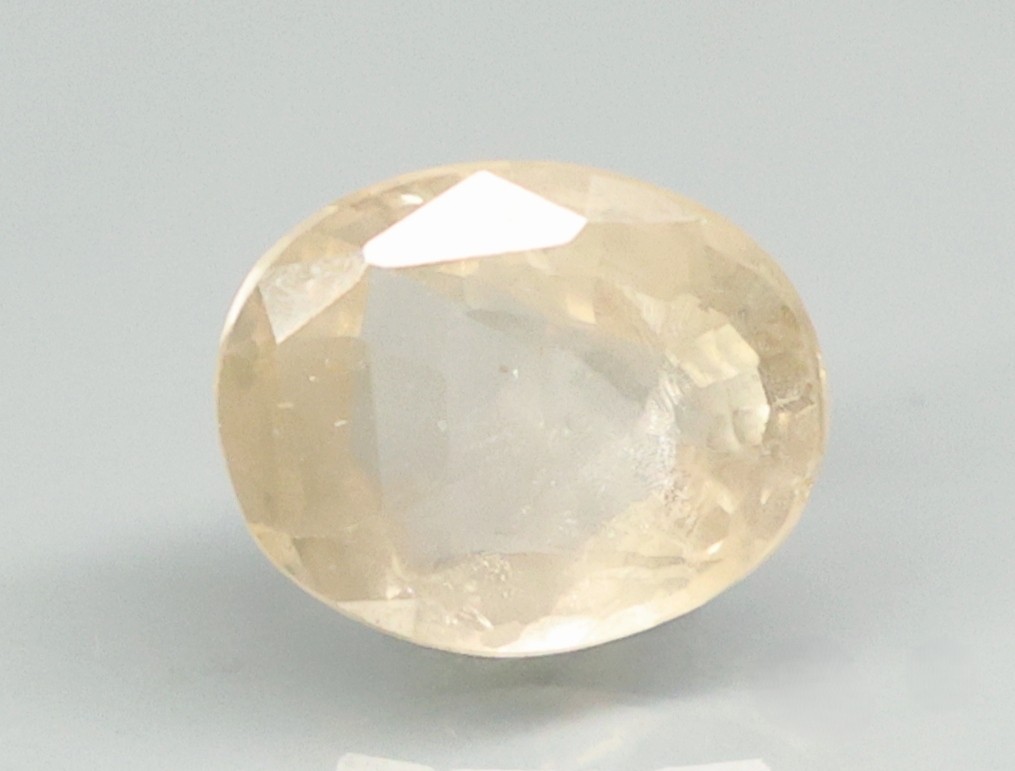 YELLOW SAPPHIRE 3.11 Ct.