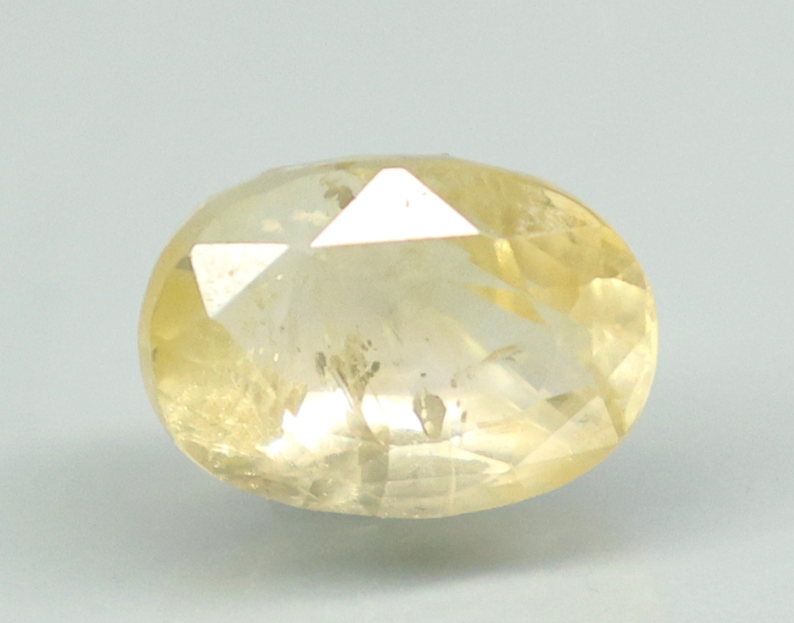 YELLOW SAPPHIRE 3.14 Ct.