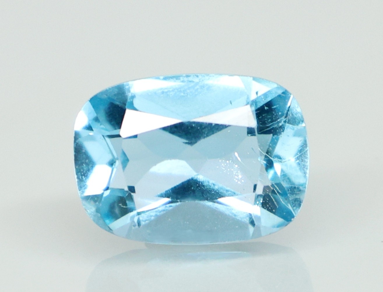BLUE TOPAZ 7.61 Ct.
