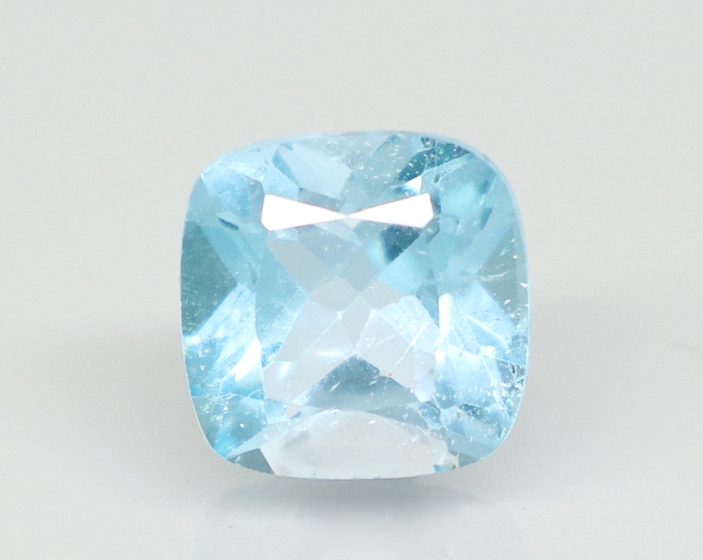 BLUE TOPAZ 6.66 Ct.