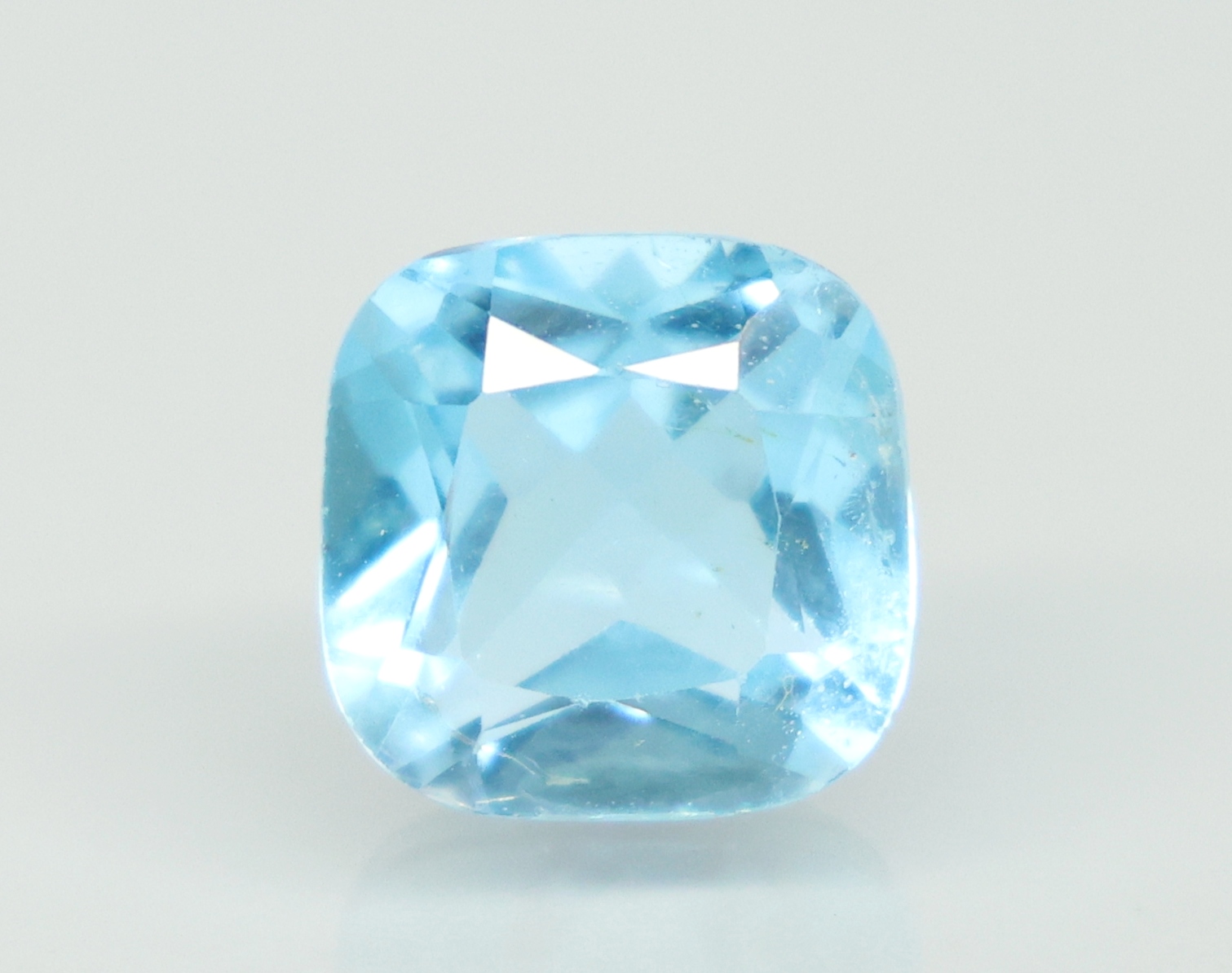 BLUE TOPAZ 5.3 Ct.