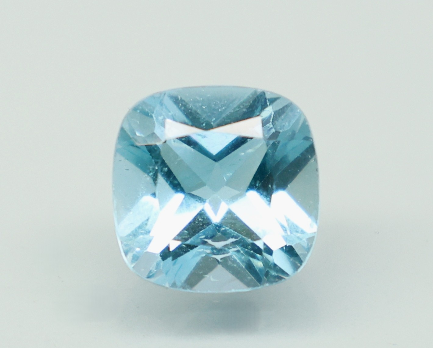 BLUE TOPAZ 5.67 Ct.