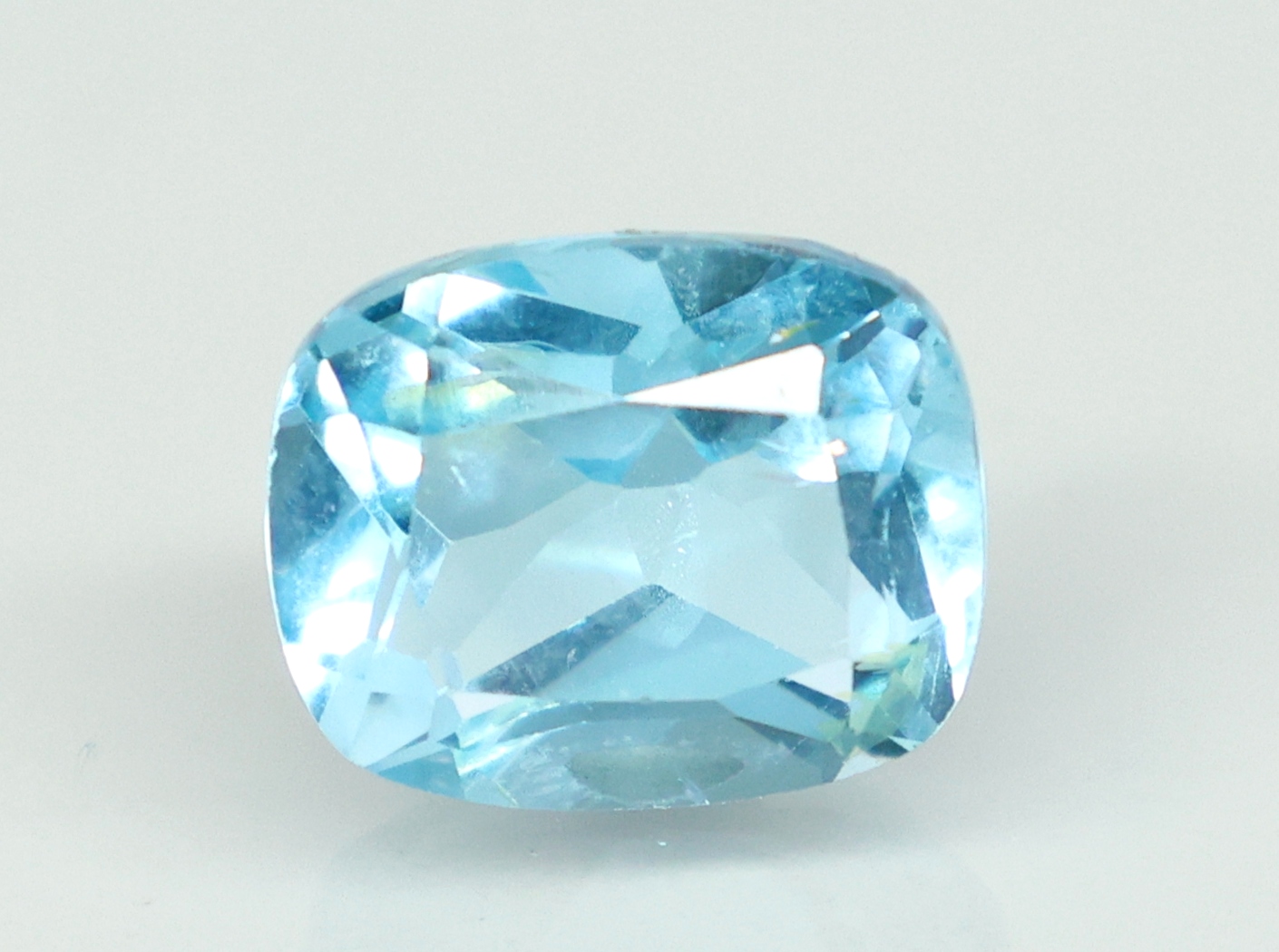 BLUE TOPAZ 5.07 Ct.