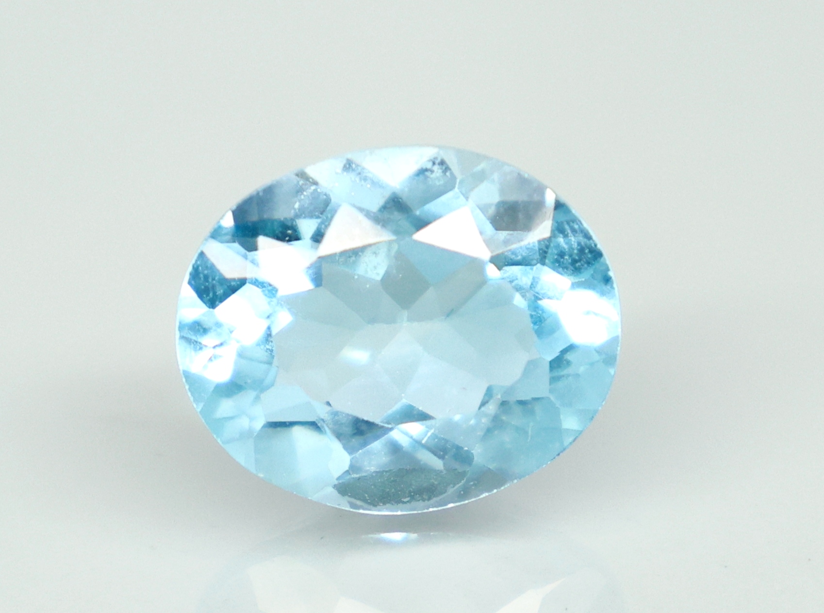 BLUE TOPAZ 5.27 Ct.