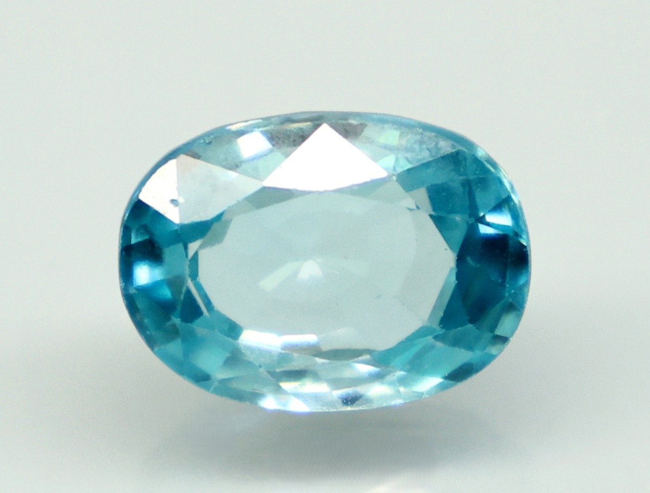 ZIRCON 4.4 Ct.