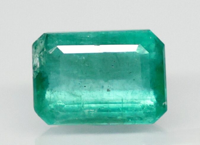 EMERALD 3.71 Ct. EMERALD 3.71 Ct.