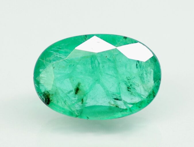 EMERALD 4.05 Ct. EMERALD 4.05 Ct.
