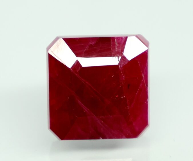 RUBY 21.52 Ct. RUBY 21.52 Ct.
