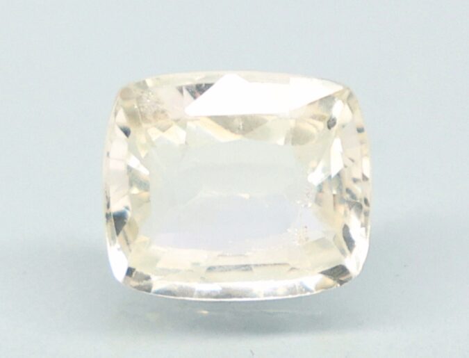 YELLOW SAPPHIRE 3.92 Ct.